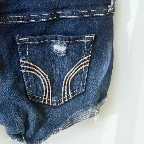 Hollister Distressed cut off jean shorts - Picture 3 of 4